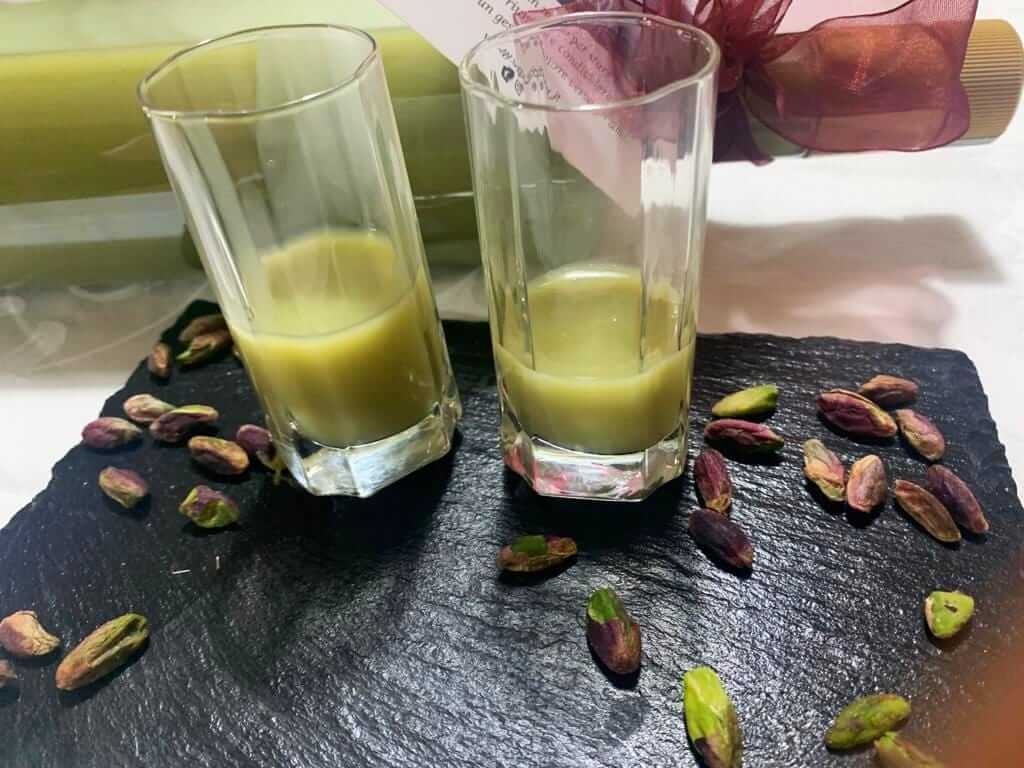 Aperitivo con Pan Brioche e Crema al pistacchio da 500g